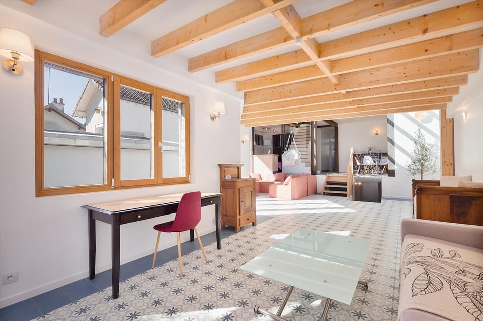Living room, Seating area