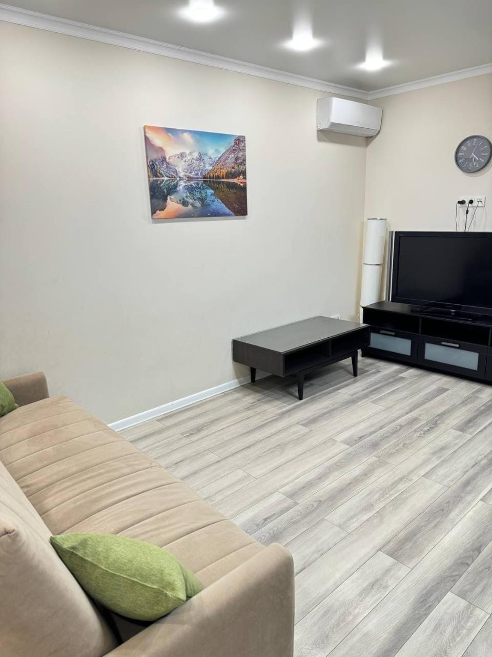 Mountain View Arbat Grand Family 3 Bedroom Apartment in Almaty