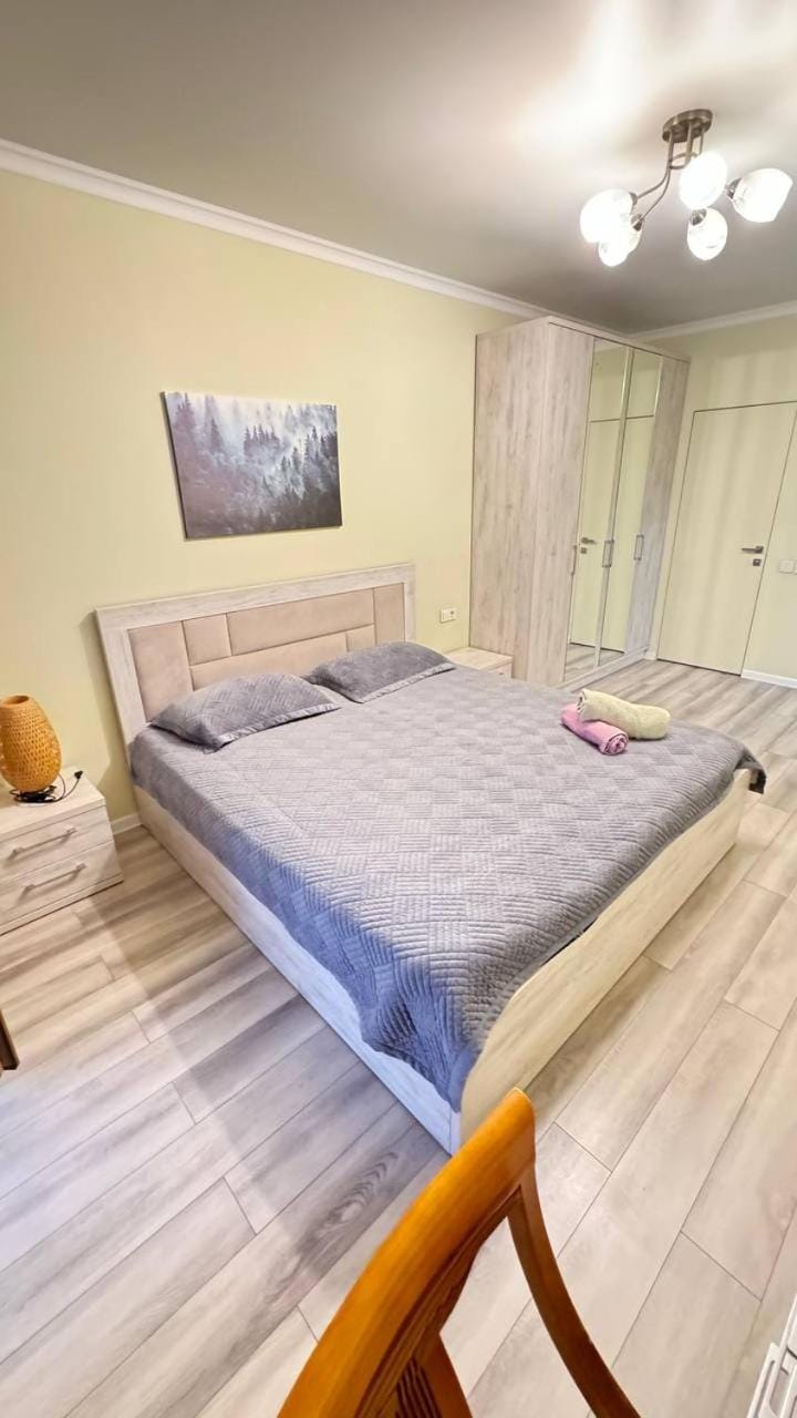 Mountain View Arbat Grand Family 3 Bedroom Apartment in Almaty