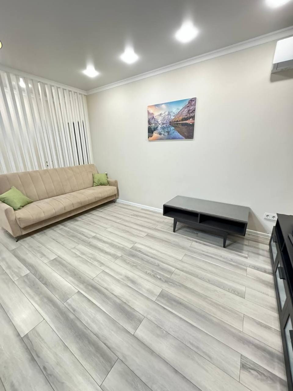 Mountain View Arbat Grand Family 3 Bedroom Apartment in Almaty