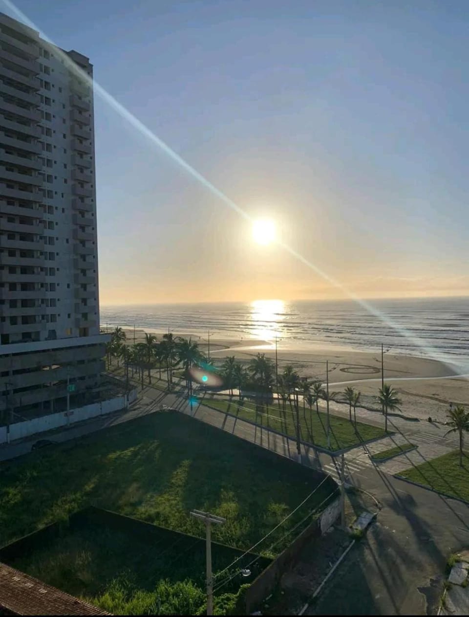 Cantinho Sol & Mar 2 Pé na Areia frente ao Mar com churrasqueira na sacada e Piscina Apartment in State of São Paulo