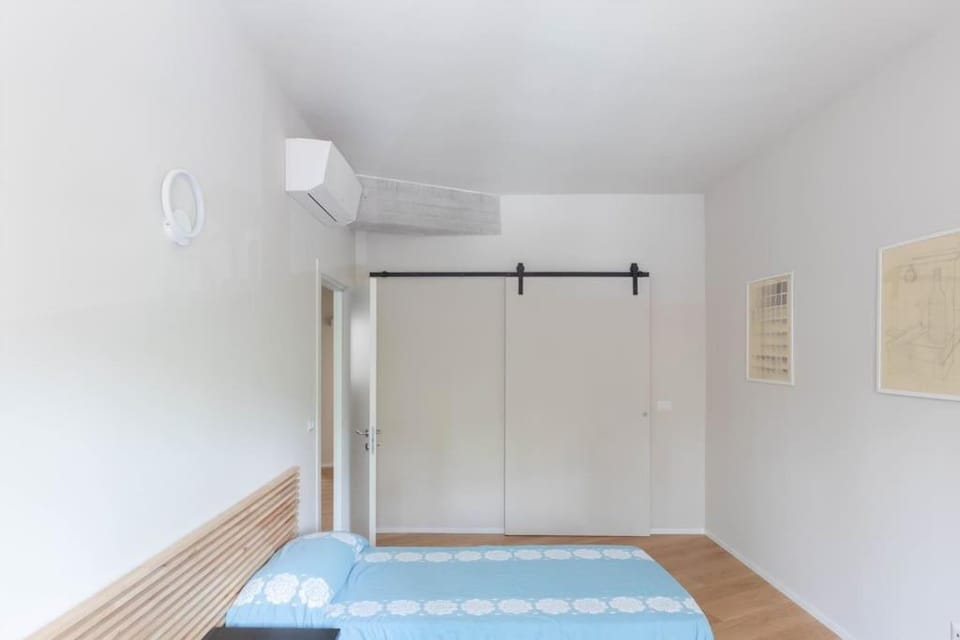 Modern Spacious Apartment on the Tevere Apartment in Rome