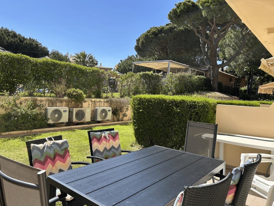 Patio, Dining area, Garden view