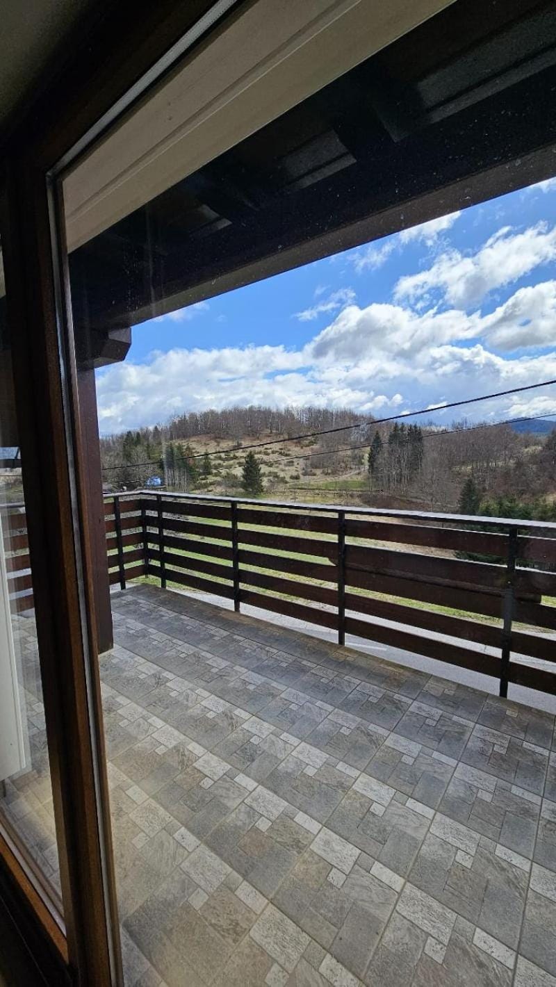 Day, Natural landscape, View (from property/room), Balcony/Terrace, Mountain view