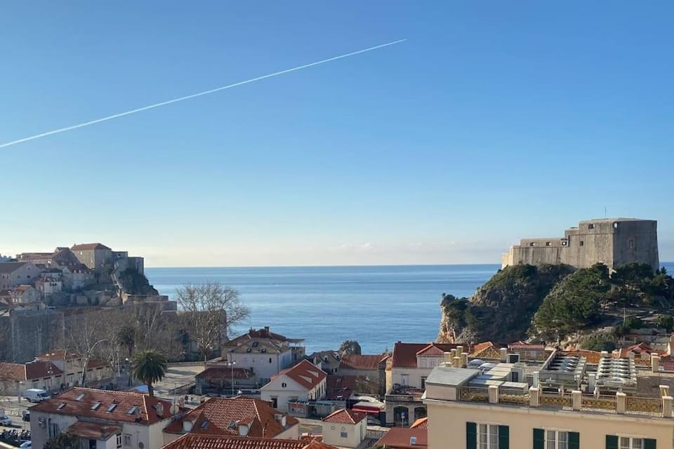 City view, Sea view