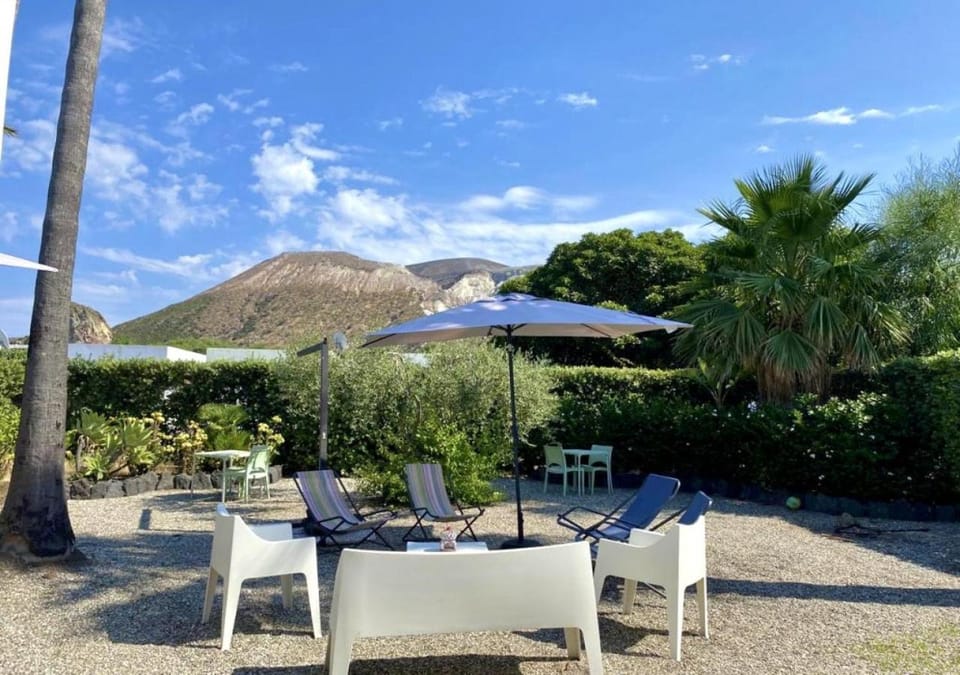 Garden, Seating area, Garden view
