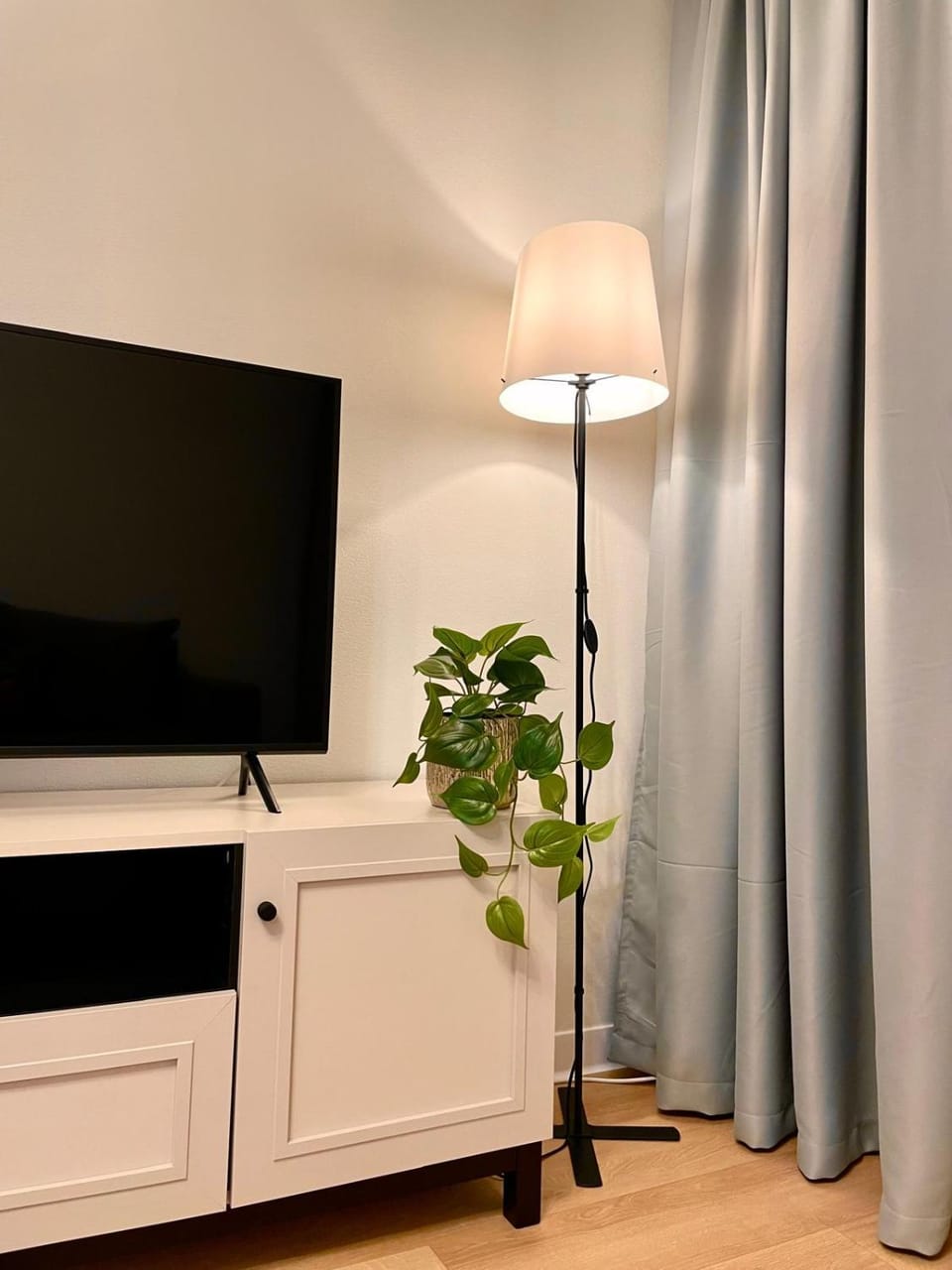Communal lounge/ TV room, TV and multimedia, Evening entertainment