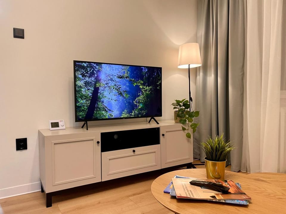 TV and multimedia, Evening entertainment