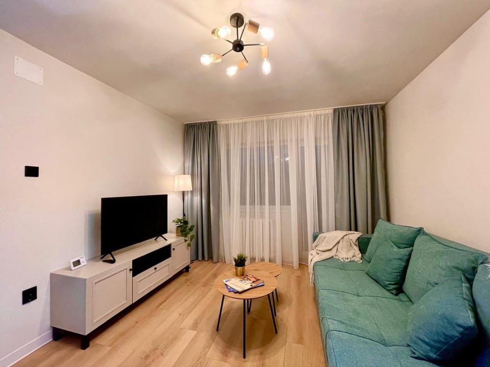 Communal lounge/ TV room, Communal lounge/ TV room, TV and multimedia, Living room, Seating area, Evening entertainment