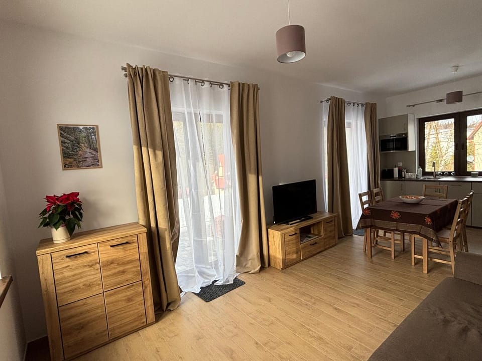 TV and multimedia, Living room, Seating area, Dining area, Evening entertainment, kitchen