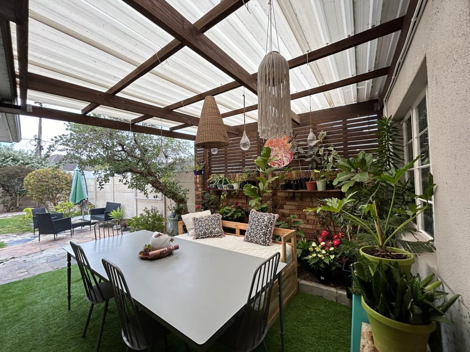Patio, Dining area, Garden view