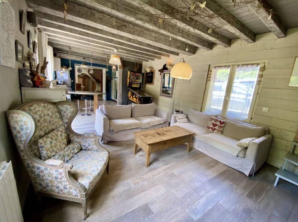 Communal lounge/ TV room, Living room