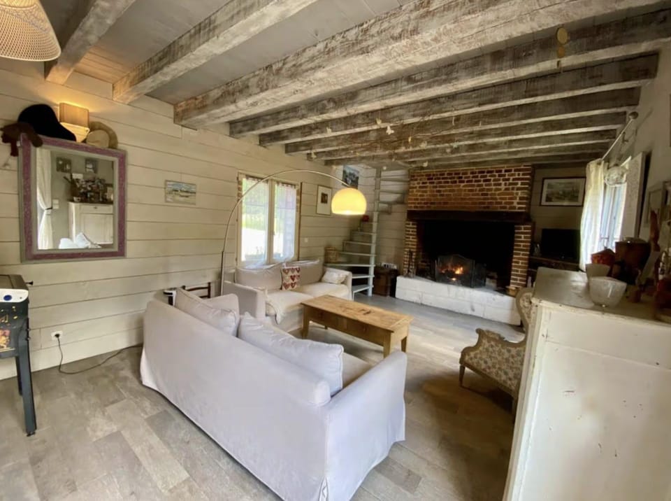 Communal lounge/ TV room, Living room, fireplace, internet