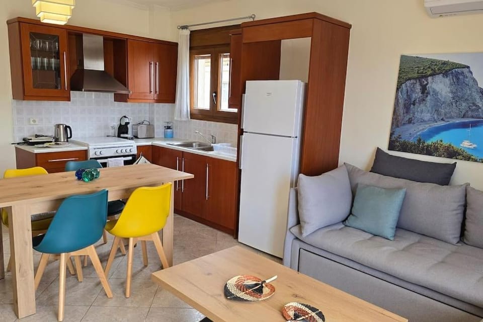 Kitchen or kitchenette, Seating area