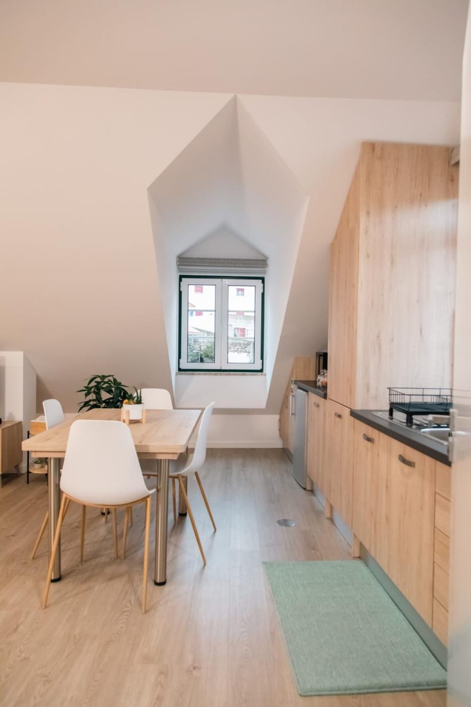 Kitchen or kitchenette, Living room
