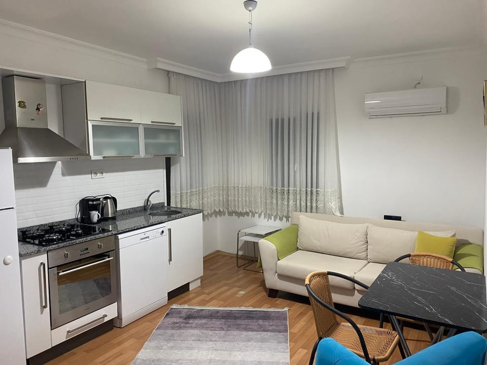 Kitchen or kitchenette, Seating area