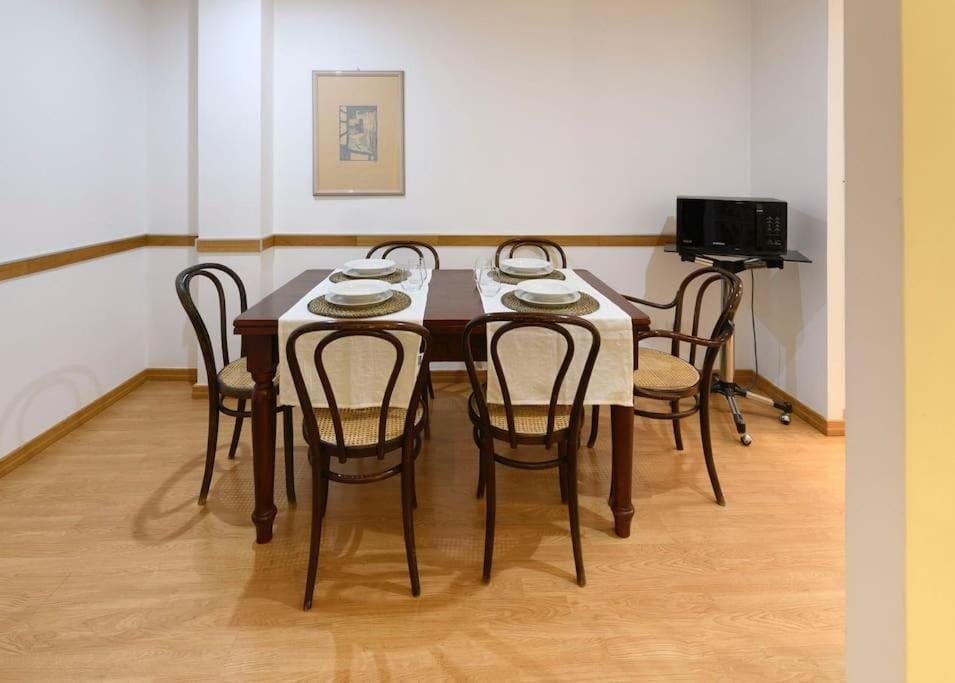 Living room, Dining area