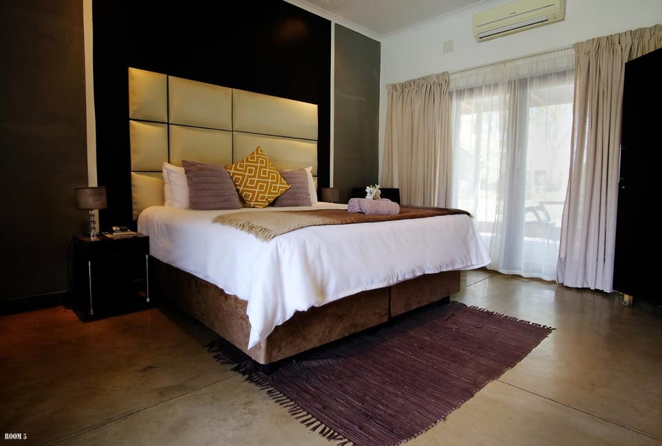 Bedroom, Garden view