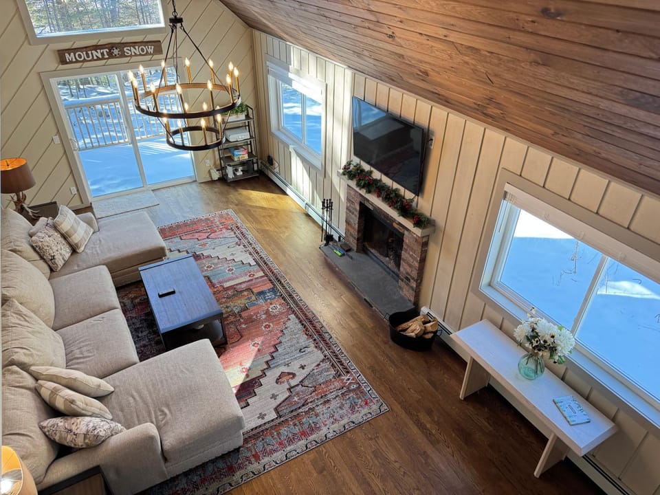 Communal lounge/ TV room, TV and multimedia, Living room, Seating area