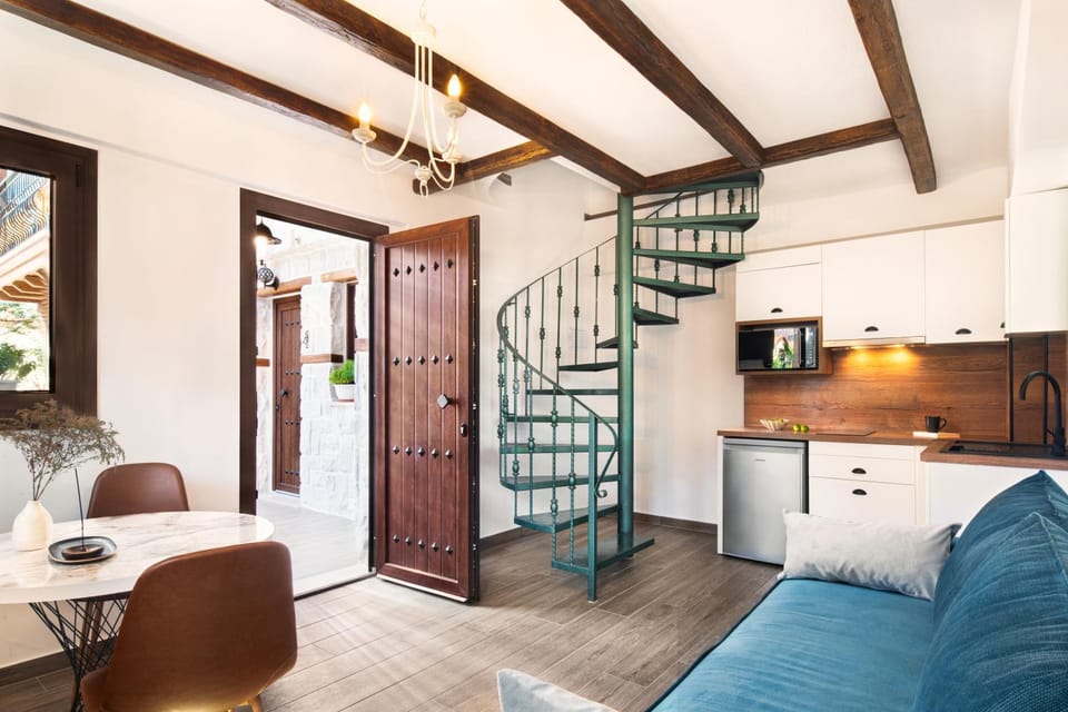 Kitchen or kitchenette, Living room, Photo of the whole room, Seating area