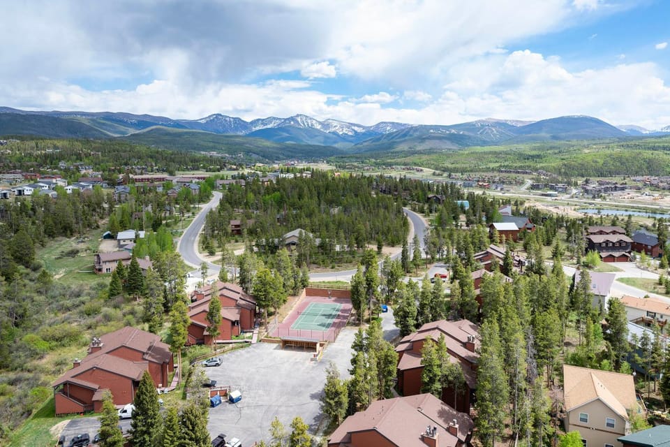 6 Mi to Skiing: Condo w/ Balcony in Fraser! House in Fraser