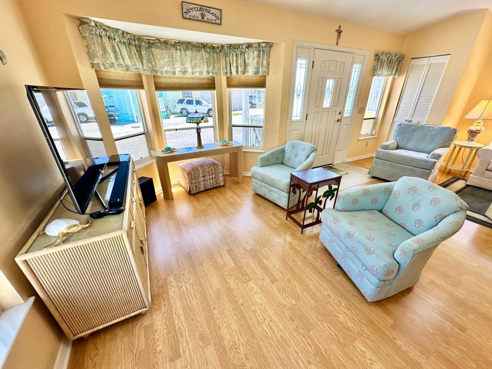 Turtle Talk N2083 House in Hutchinson Island