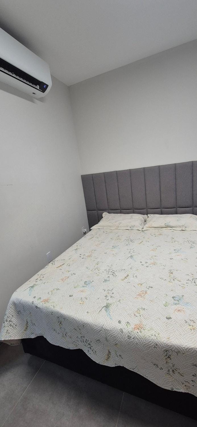 Apto tipo sobrado Praia de Maranduba com Ar Condicionado e Churrasqueira Apartment in State of São Paulo