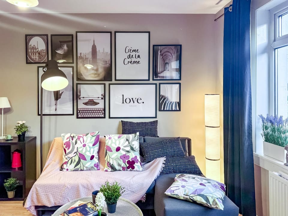 Bed, Living room, Seating area