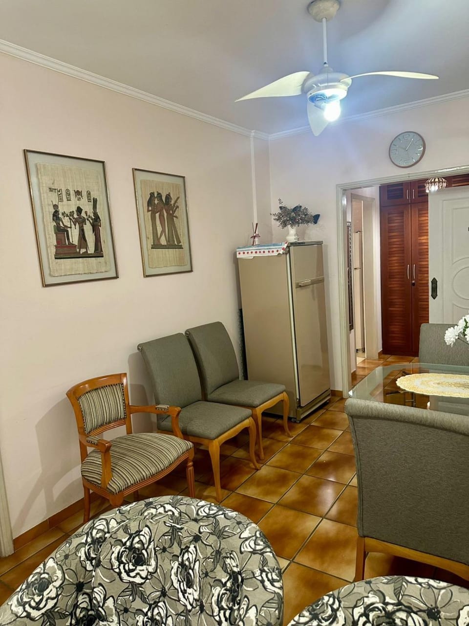 Seating area, Dining area