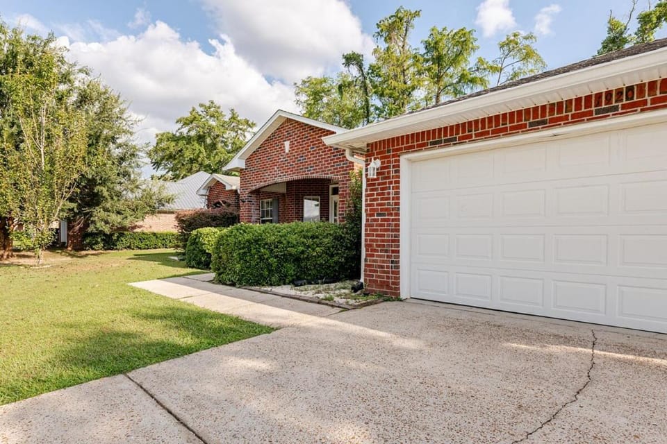 Our Happy Place Spacious 4 bdrm by OWA Tanger House in Foley