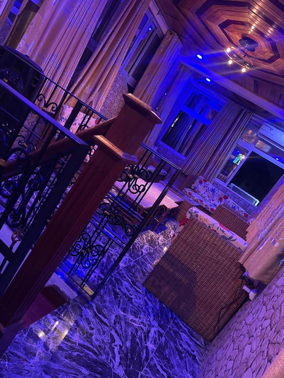 Restaurant/places to eat, Nightclub / DJ, Evening entertainment, Internal: Not applicable to any particular room