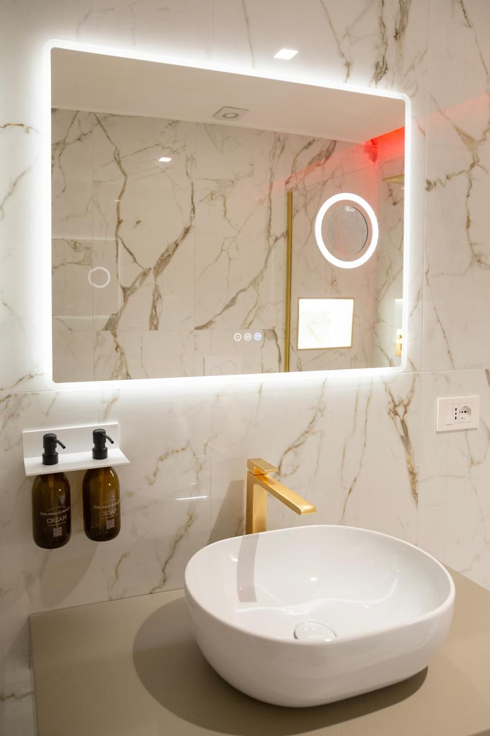 Bathroom, Spa and wellness centre/facilities