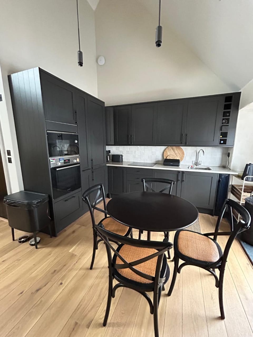 Kitchen or kitchenette, Dining area, oven, kitchen
