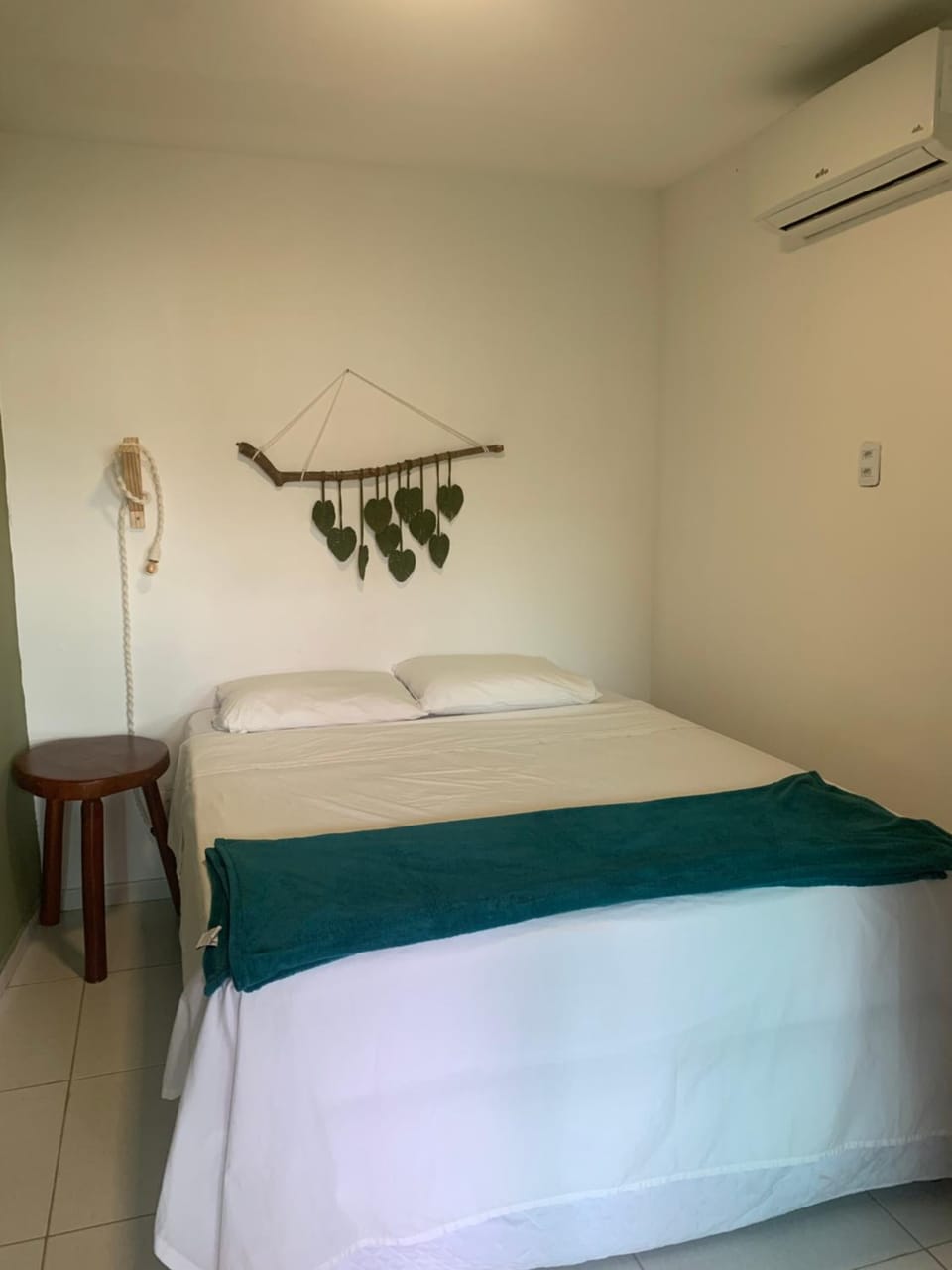 Bed, Photo of the whole room, air conditioner