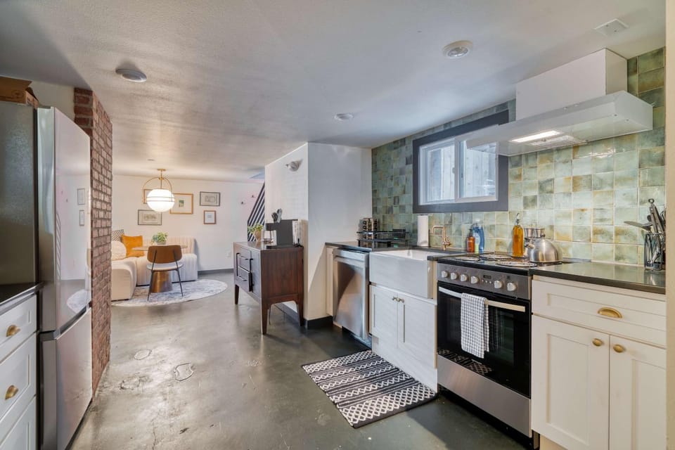 Stay Portland - Luxury Living on NW 23rd Ave, Walk Score 99 Apartment in Portland