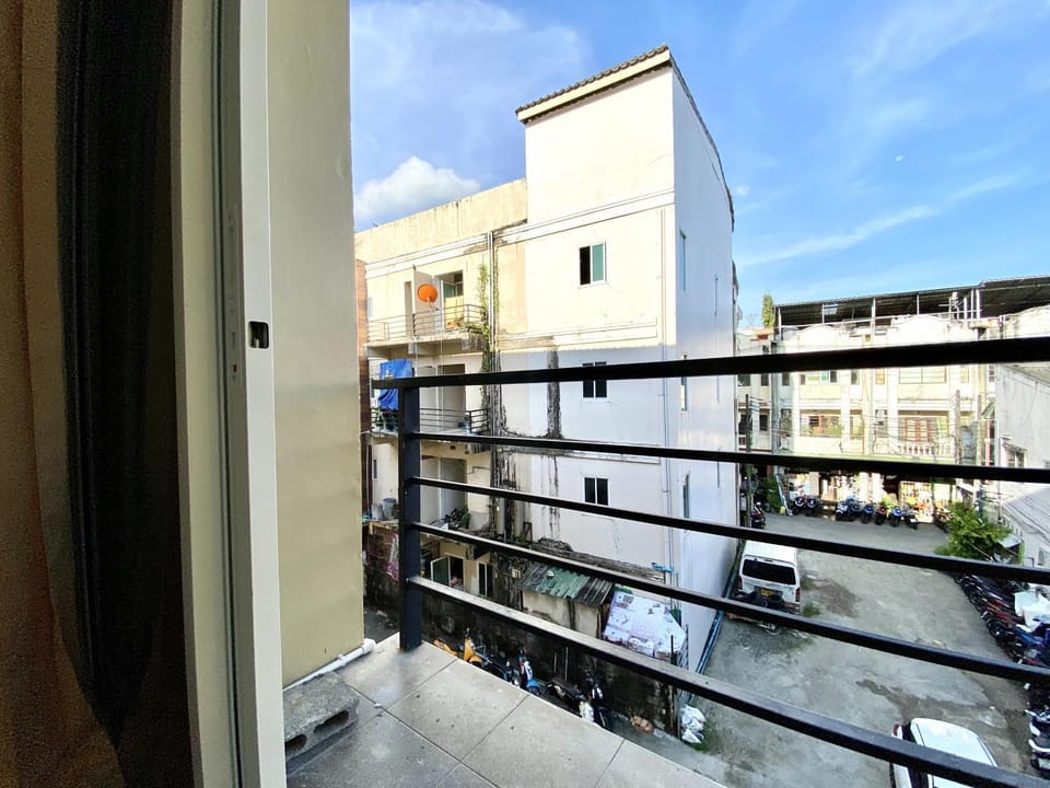 Day, Balcony/Terrace, Street view