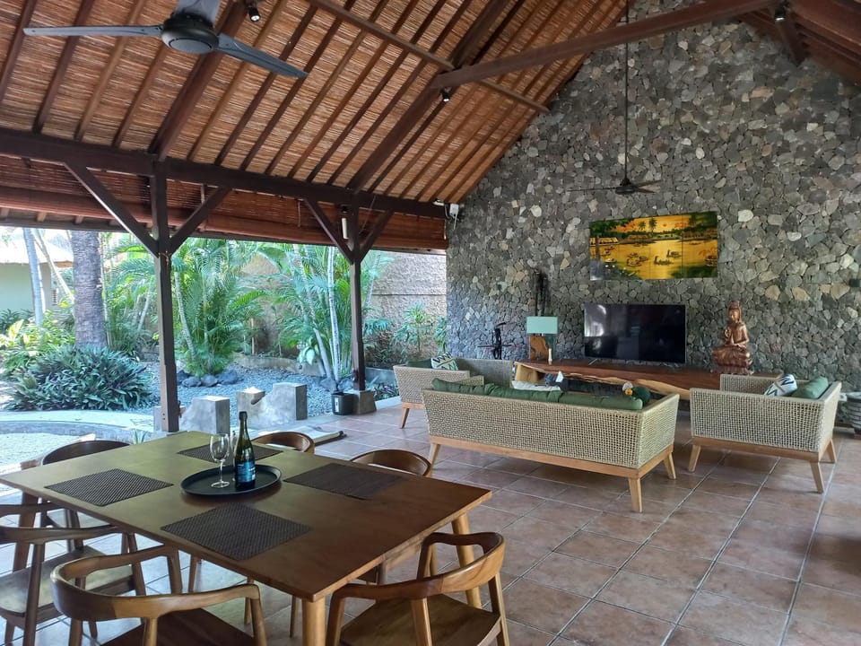 Villa del Mar Amed Bali Villa in Abang