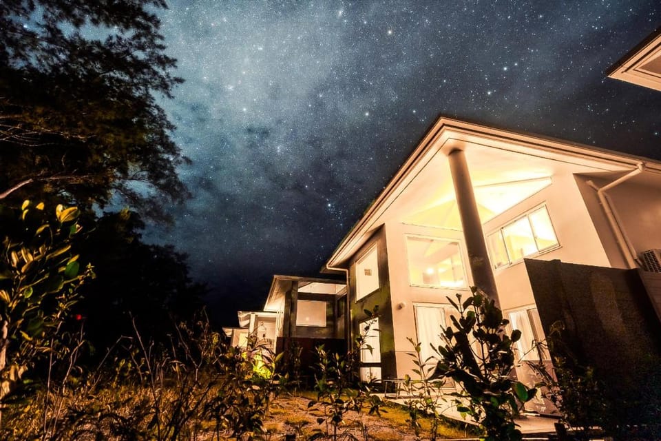 CORAL ISLAND 1棟貸し 天然ビーチまで徒歩5秒 ジャグジー付きVilla Villa in Okinawa Prefecture