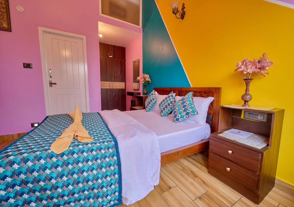 Bed, Photo of the whole room, Bedroom