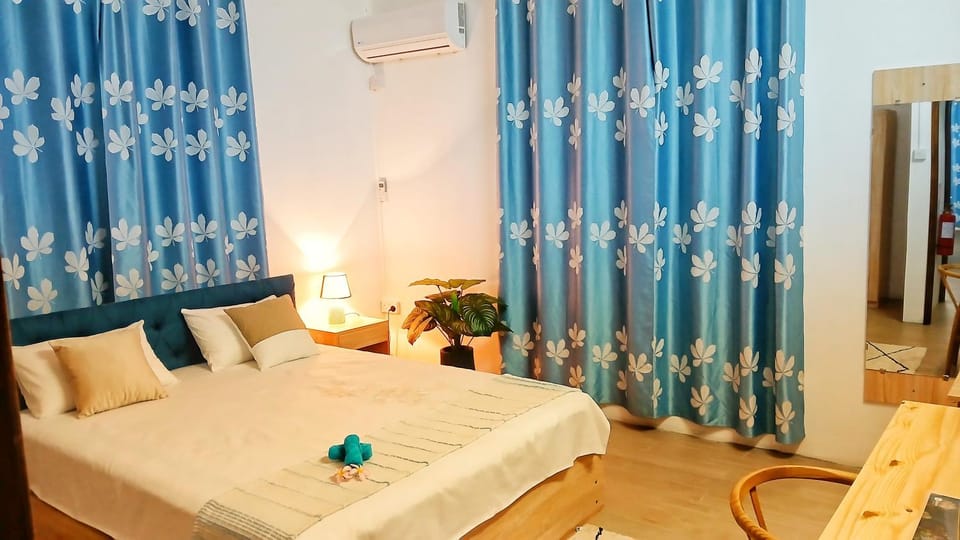 Bed, Photo of the whole room, Bedroom, air conditioner