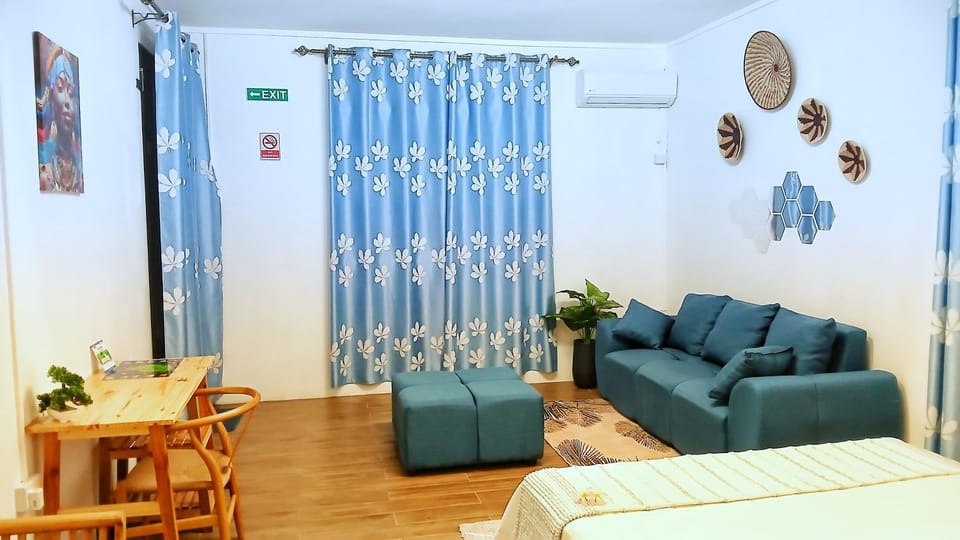 Bed, Photo of the whole room, Bedroom, air conditioner