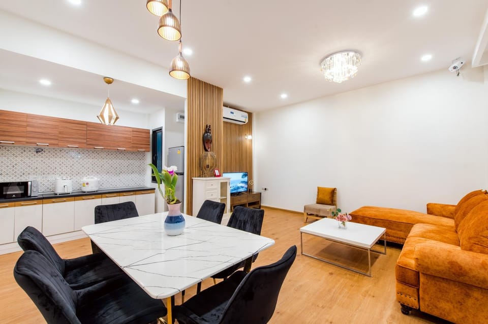 Property building, Restaurant/places to eat
