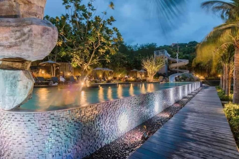 Sea View High Floor 2 Bed Room-Excellent Location Apartment in Pattaya City