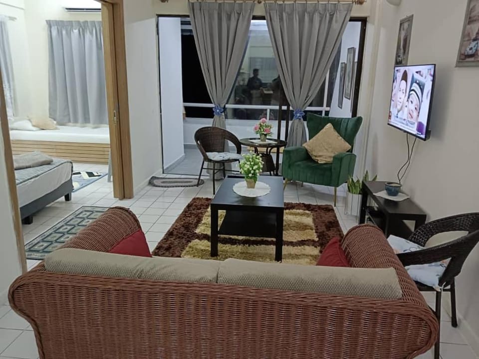Communal lounge/ TV room, TV and multimedia, Living room, Seating area