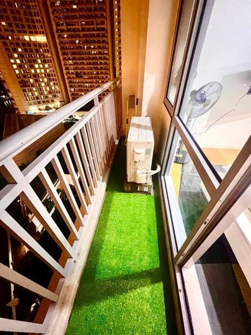 Rockwell View Acqua Iguazu Tower 17th flr Mandaluyong-Makati 1BR Apartment in Mandaluyong