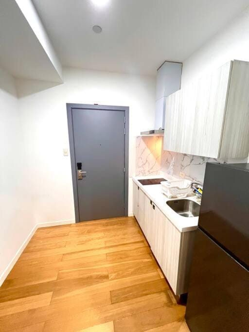 Rockwell View Acqua Iguazu Tower 17th flr Mandaluyong-Makati 1BR Apartment in Mandaluyong