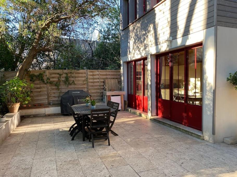 Maison dans un parc boisé jusqu'à 7 pers, plages à pied House in French Riviera