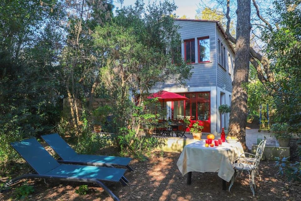 Maison dans un parc boisé jusqu'à 7 pers, plages à pied House in French Riviera