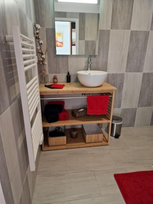 Bathroom, towels