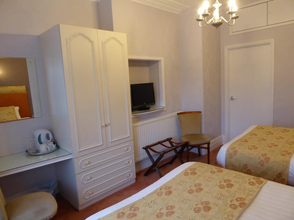 The Berwick - Over 40's Only Bed and Breakfast in Blackpool